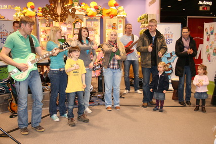 gal/2010/2010 Saitentwist Mayersche Duesseldorf 20.03/2010 Saitentwist Mayersche Duesseldorf 20.03. 048.jpg